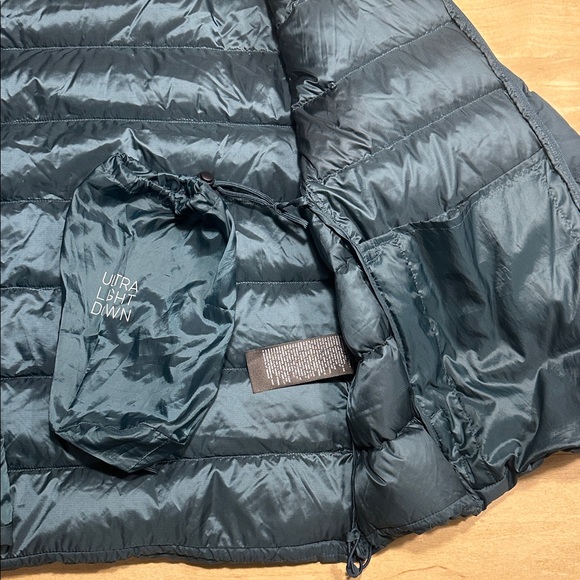 Uniqlo Ultra Light Down Jacket Sz M - Picture 8 of 12